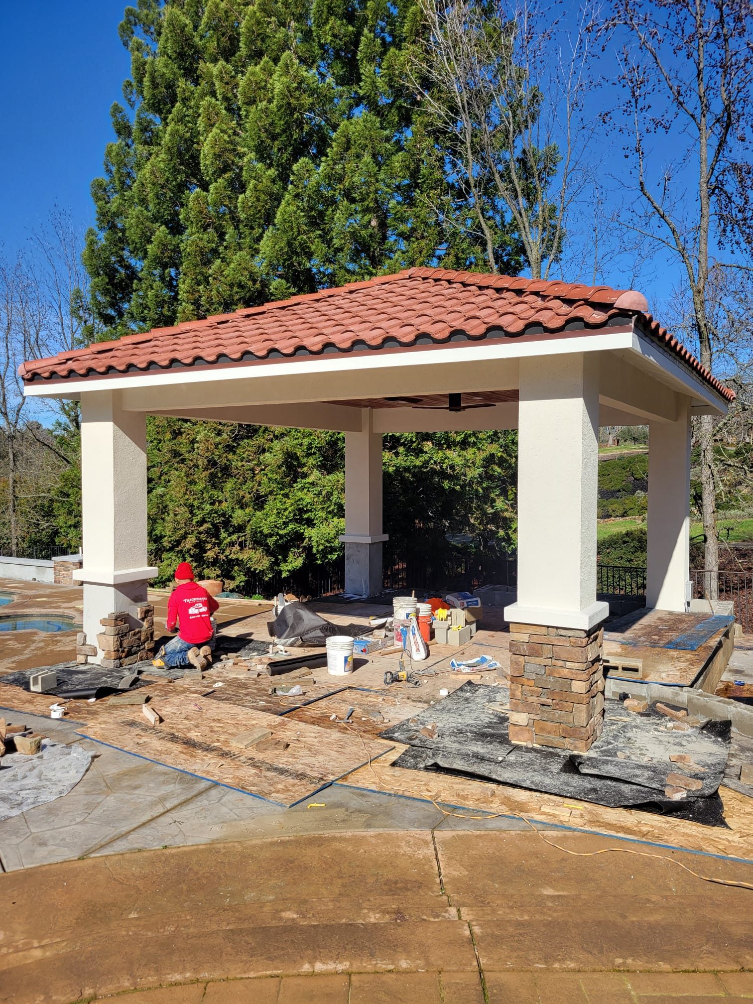 Outdoor entertainment structure